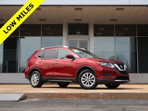 Used 2018 Nissan Rogue SV image 1