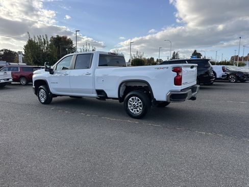 Used 2025 Chevrolet Silverado 2500 LT w/ Convenience Package image 3