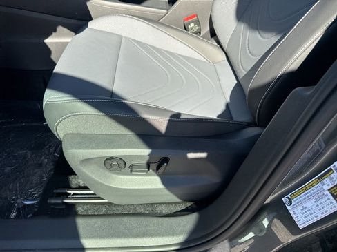 New 2026 Volkswagen Tiguan SE R-Line AWD/4WD image 18