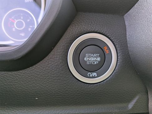 New 2026 RAM 1500 4x4 Crew Cab image 21