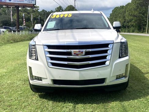 Used 2019 Cadillac Escalade Premium Luxury image 3
