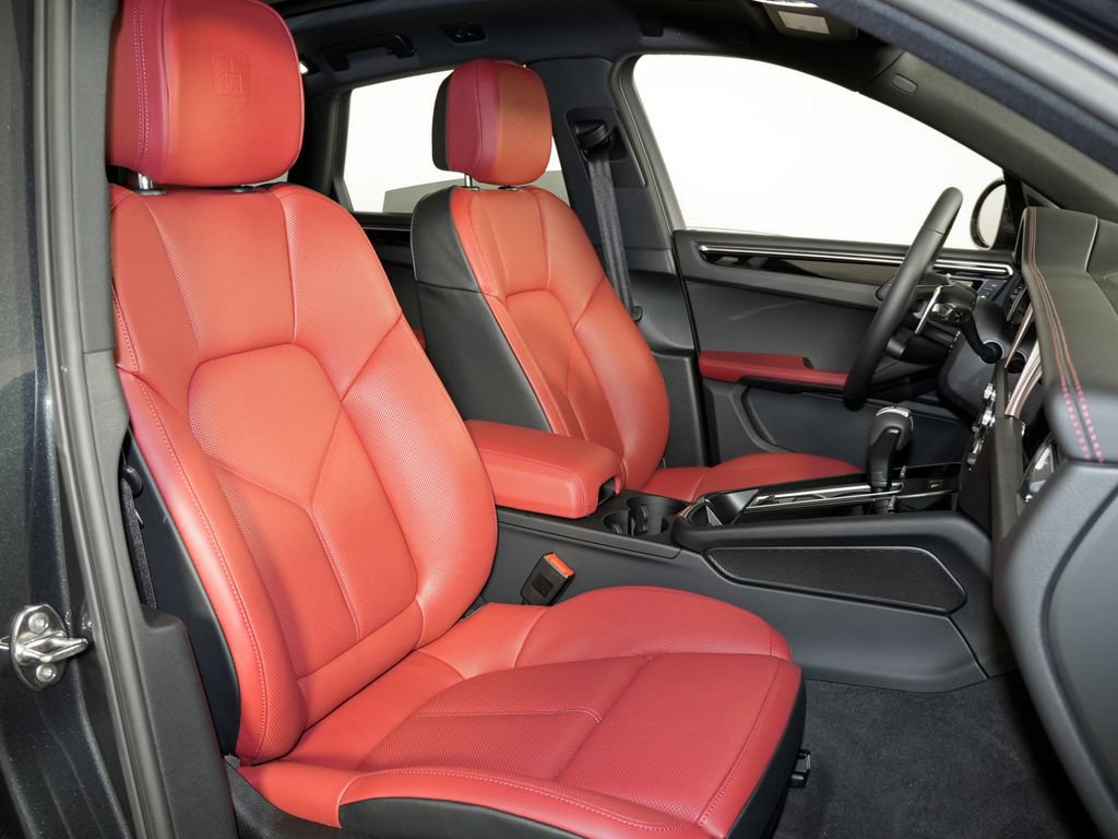 Used 2026 Porsche Macan S AWD/4WD image 38