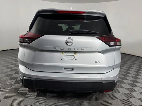 Used 2024 Nissan Rogue SV FWD image 10