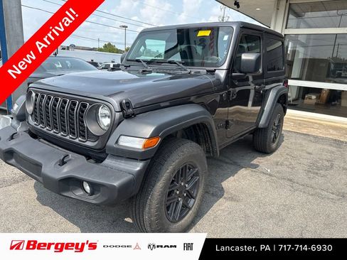 Used 2025 Jeep Wrangler Sport AWD/4WD image 1