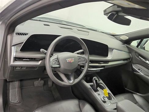 Used 2024 Cadillac XT4 Premium Luxury image 9