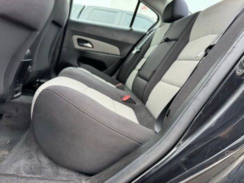 Used 2014 Chevrolet Cruze LS image 8
