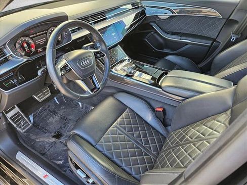 Used 2023 Audi S8 image 9