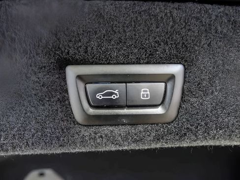Used 2023 BMW i7 xDrive60 AWD/4WD image 28