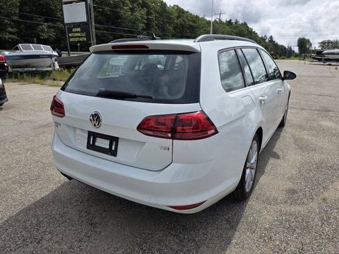 Used 2017 Volkswagen Golf SE FWD image 11