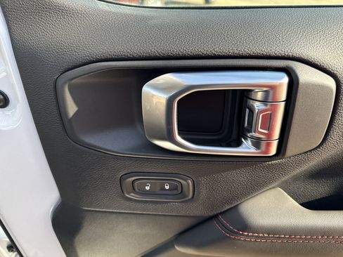 New 2025 Jeep Wrangler Unlimited Rubicon w/ Safety Group image 22