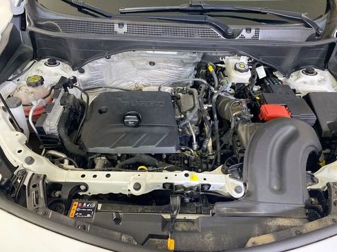 Used 2023 Buick Encore GX Essence w/ Experience Buick Package FWD image 16