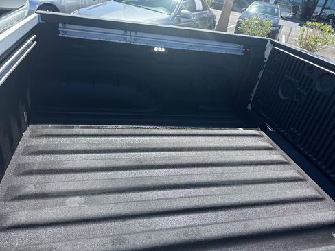 Used 2025 Nissan Frontier SV w/ SV Convenience Package image 19