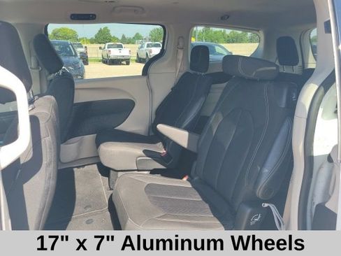 Used 2023 Chrysler Voyager LX FWD image 16