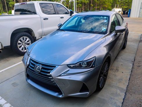 Used 2017 Lexus IS 200t RWD image 2