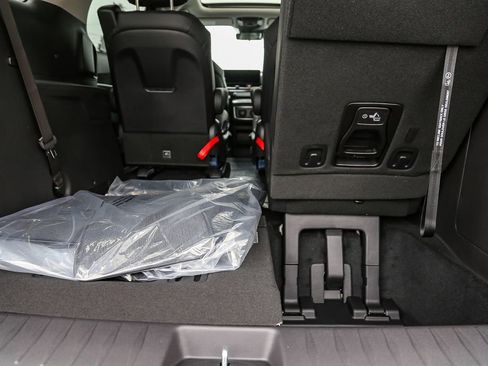 Certified 2025 Kia Carnival SX Prestige FWD image 24