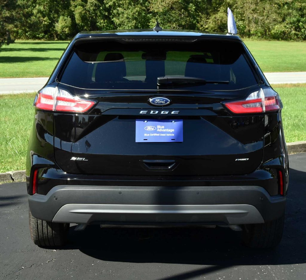 Certified 2023 Ford Edge SEL w/ Convenience Package AWD/4WD image 4