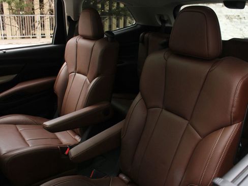 Used 2019 Subaru Ascent Touring w/ Popular Package #2 image 16