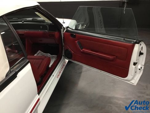 Used 1989 Ford Mustang GT RWD image 40