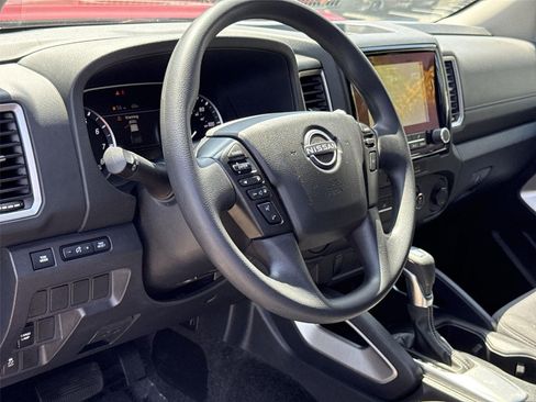 Used 2022 Nissan Frontier SV RWD image 9