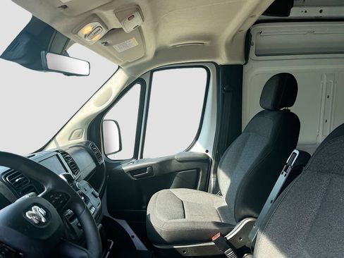 Used 2024 RAM ProMaster 2500 w/ Safety Group FWD image 21