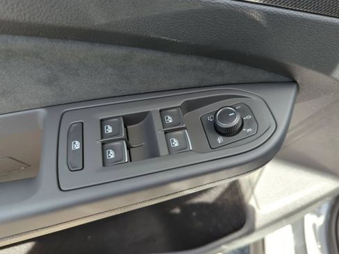New 2026 Volkswagen GTI SE FWD image 26