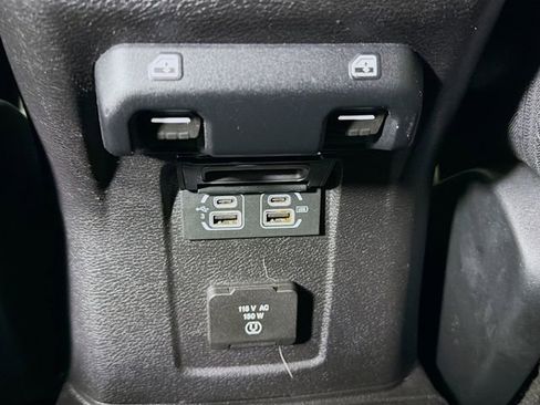 Used 2018 Jeep Wrangler Unlimited Sahara w/ Uconnect 4C Nav & Sound Group image 27