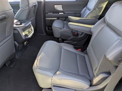 New 2026 Ford Expedition Active image 42