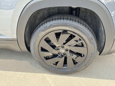 New 2026 Volkswagen Atlas SE FWD image 6