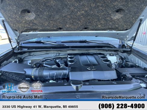 Used 2024 Toyota 4Runner SR5 AWD/4WD image 12