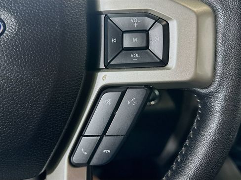 Used 2020 Ford F150 Lariat RWD image 23