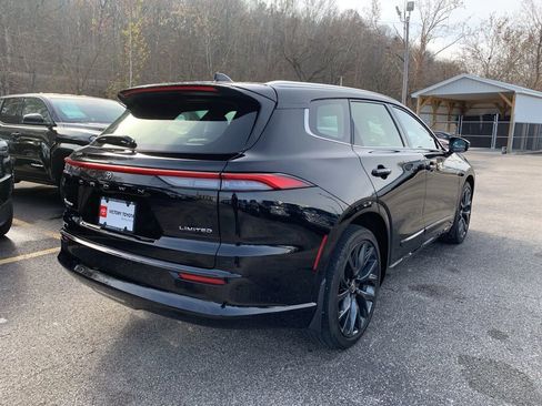 Used 2025 Toyota Crown Signia image 4