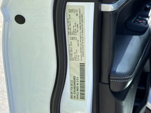Used 2022 Jeep Grand Cherokee L Limited AWD/4WD image 31