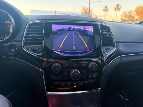 Used 2019 Jeep Grand Cherokee Limited image 20