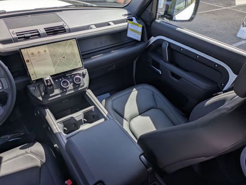 New 2026 Land Rover Defender 110 X-Dynamic SE AWD/4WD image 28