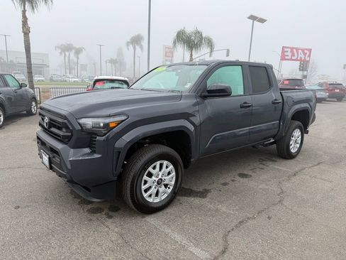 Used 2025 Toyota Tacoma SR image 3