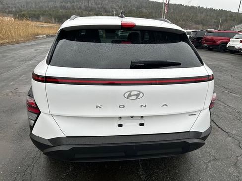 Certified 2025 Hyundai Kona SEL image 4