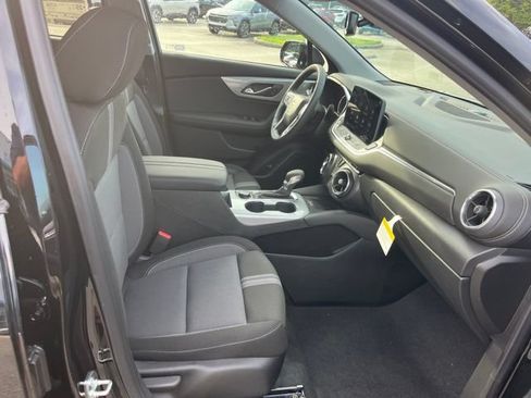 New 2026 Chevrolet Blazer LT w/ Convenience Package FWD image 28
