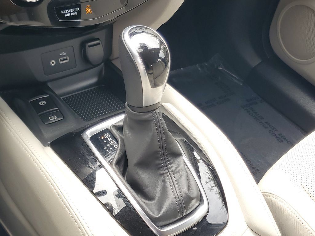 Certified 2020 Nissan Rogue Sport SL w/ Premium Package FWD image 24