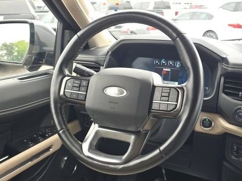Used 2023 Ford Expedition Platinum RWD image 39