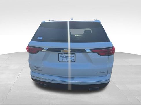 Used 2023 Chevrolet Traverse Premier FWD image 5