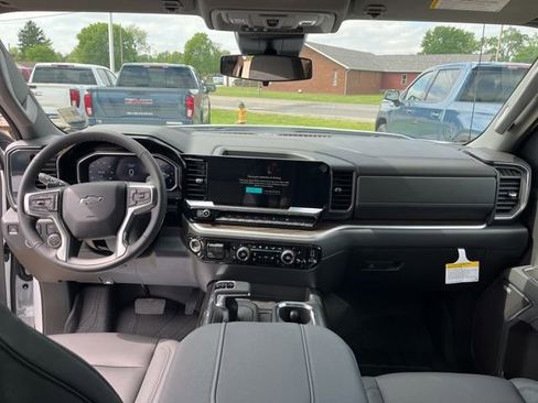 New 2026 Chevrolet Silverado 1500 RST w/ Redline Edition AWD/4WD image 12