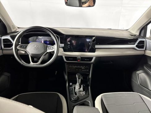 Used 2025 Volkswagen Taos SE AWD/4WD image 12