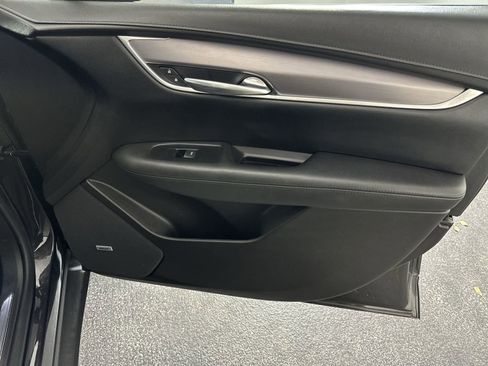 Used 2018 Cadillac XT5 Luxury w/ Driver Awareness Package FWD image 32