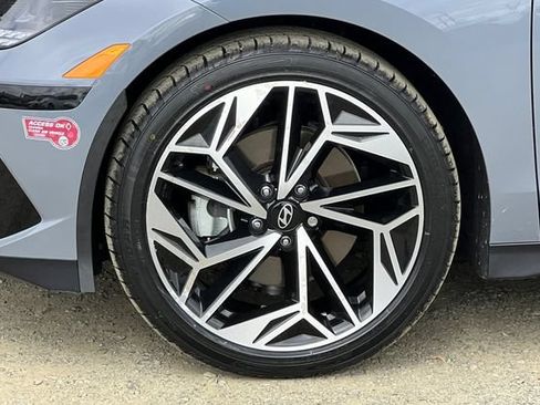 Certified 2024 Hyundai Ioniq 6 SEL RWD image 33