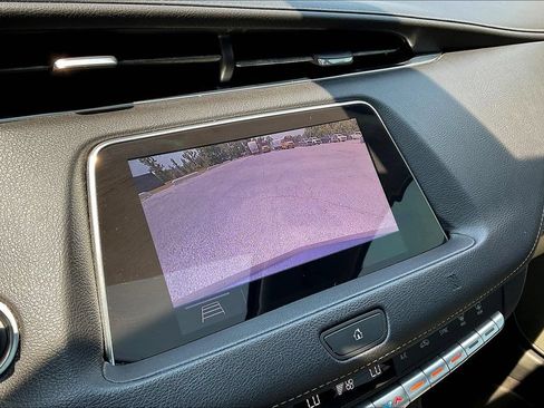 Used 2019 Cadillac XT4 Luxury w/ Cold Weather Package FWD image 14