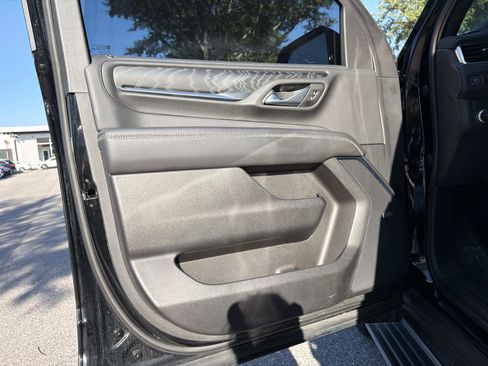 Used 2023 GMC Yukon Denali RWD image 18