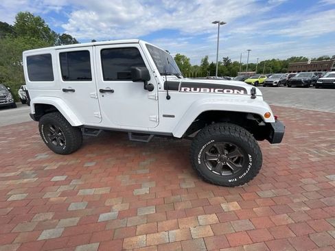 Used 2018 Jeep Wrangler Unlimited Rubicon AWD/4WD image 23