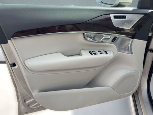 Used 2016 Volvo XC90 T6 Momentum w/ Momentum Plus Package image 28