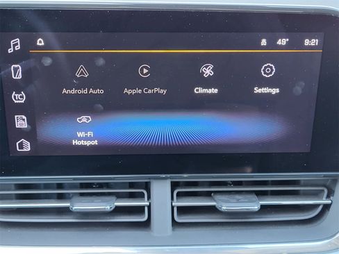 Used 2025 Chevrolet Trax LT w/ LT Convenience Package image 17