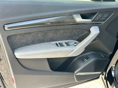 Used 2018 Audi SQ5 Prestige w/ Prestige Package image 29